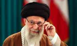 السيد خامنئي ردا على تصريحات ترامب: أمريكا استخدمت القوة للإبادة وليس للسلام